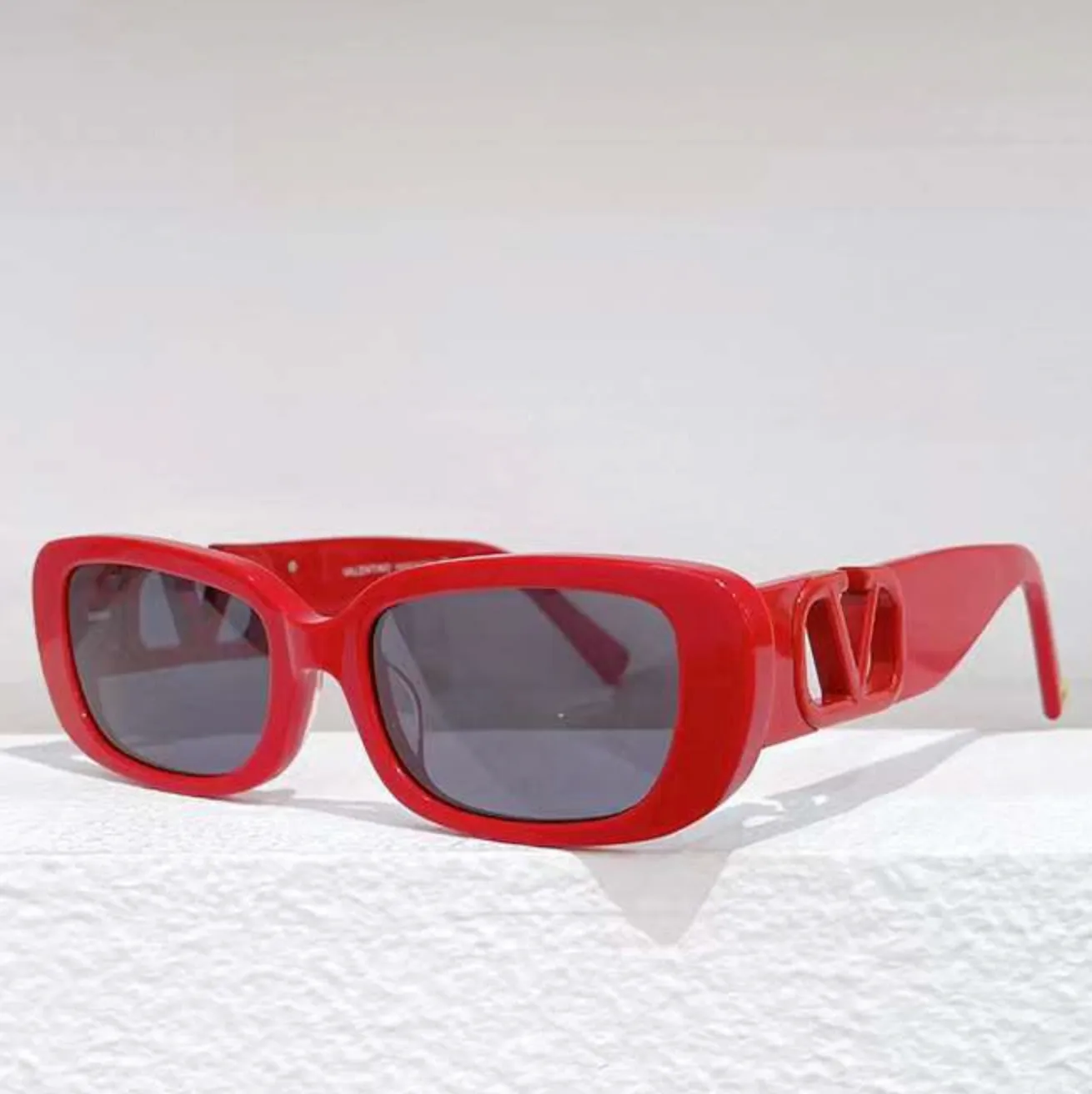 VA4067 NARROW OVAL SUNGLASSES - RED